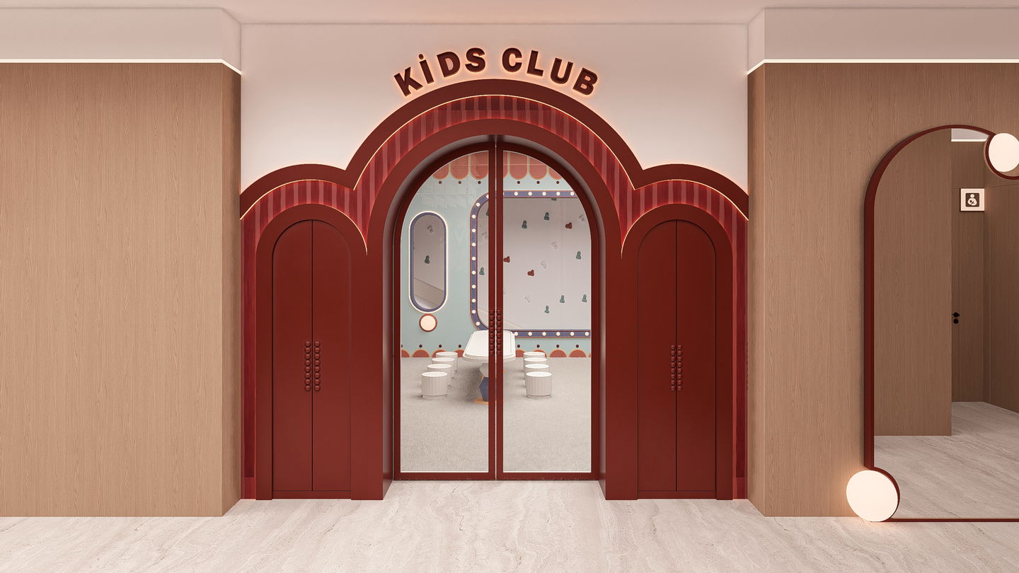 Kids Club atölye alanı — öğretmen gözetiminde çalışma masaları